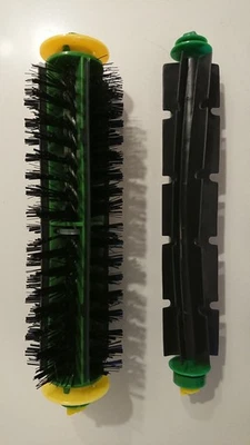 KIT RICAMBI 2 SPAZZOLE CENTRALI PER IROBOT ROOMBA 500 505 510 520 521 530 531 - Immagine 1 di 4