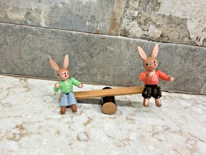 Montes Metálicos Conejos de madera en Teeter Totter/Ver sierra - Imagen 1 de 5