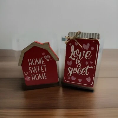 Pasatiempo Lobby Granja Mesa Decoración Madera Hogar Dulce Hogar Rojo Granero Corazones Foto 1 de 3