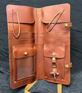 FUNDA BAQUETA CUERO TOSTADO HEAD (CON SOPORTE PARA LLAVE DE TAMBOR) - Imagen 1 de 4