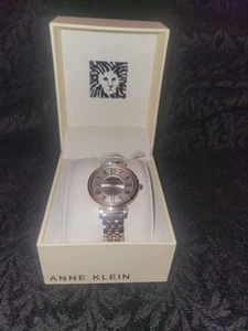 NEU Anne Klein Damen AK/2159SVRT silberfarbenes Armband Uhr - Bild 1 von 5
