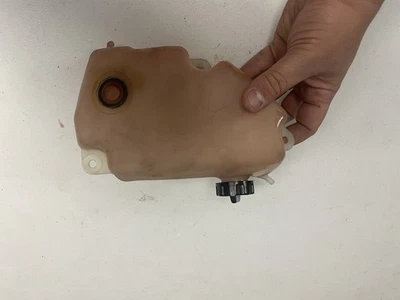 Kawasaki G5 KE 100 1978 tanque de aceite de 2 tiempos OEM con tapa como está Foto 1 de 2