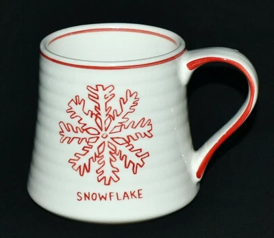 Caneca de grés Anthropologie Molly Hatch floco de neve vermelha e branca XLNT - Imagem 1 de 3