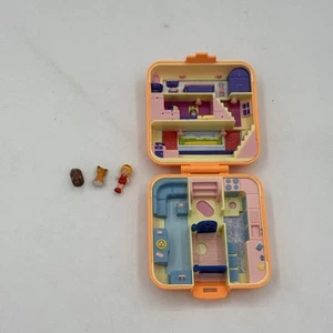 Polly Pocket polly's town house 1989 set complet avec poupée animaux Bluebird Toys - Photo 1 sur 6