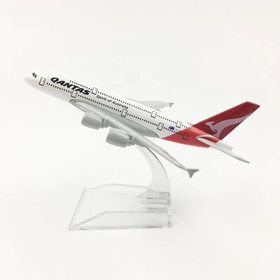 Colección de modelos de avión diecast de aleación 1:400 16 cm Airbus A380 Qantas Airways Foto 1 de 4