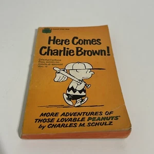 Here comes Charlie Brown! Book 1967 paperback book peanuts - Imagen 1 de 9
