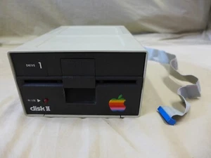 Lecteur de disquette vintage Apple Disk II pour ordinateur Apple IIe - Modèle A2M0003 - Photo 1/3