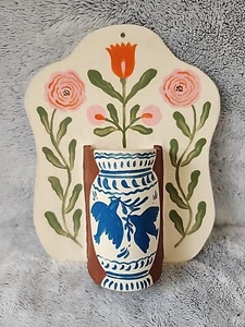 Corinne Lent Folk Art Bohemian Hanging Pottery Wall Vase - Imagen 1 de 6