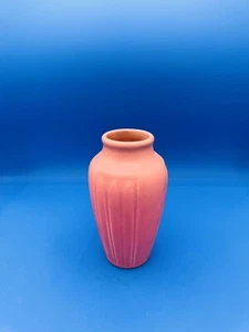 Vaso butttress rosa Rookwood anni 20 forma arti e mestieri 1823 7" - Foto 1 di 3
