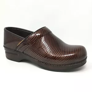 Dansko XP Slip Resistant Clogs Loafers Shoes Womens Size 8.5-9 US Brown Patent - Picture 1 of 9