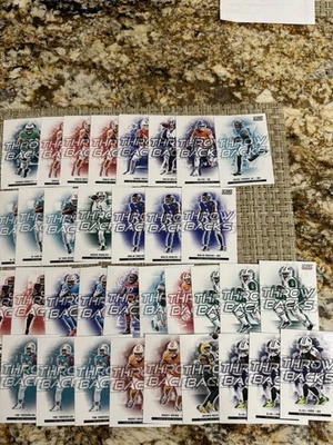 Lote de tarjetas 2025 Score Throwback (34), Barkley, Caleb, Nix, Baker, Maye, Penix Foto 1 de 4