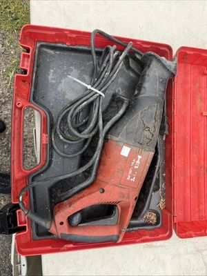 Sierra recíproca con cable Hilti - WSR 1250-PE - 120 voltios en estuche rígido original. Foto 1 de 2