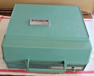 RETRO VTG GENERAL ELECTRIC PARTYMATE SOLID STATE RECORD PLAYER - Image 1 of 4