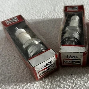 Lot of 2 Champion L82C Spark Plugs Vintage - Picture 1 of 1