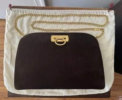 Bolso clutch vintage de gamuza Salvatore Ferragamo Diana Spencer 1990 Foto 1 de 4
