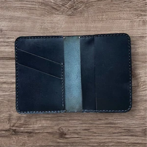 Schmales handgefertigtes Herren-Kartenetui aus echtem Leder - schwarz Crunch Leder Geldbörse - Bild 1 von 5