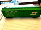 TYCO Burlington Northern BN 100024 GREEN Box Car.  HO SCALE. VINTAGE