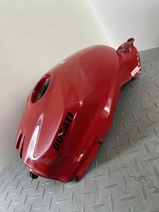 DUCATI STREETFIGHTER V2 2023 FUEL PETROL TANK RESERVOIR 58612931A (DAMADGED) - Picture 1 of 21