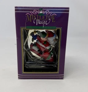 Muérdago Magic Número 82273 "Santa y elfo en moto de nieve" Adorno vintage años 90  - Imagen 1 de 4