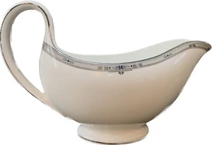 Wedgwood Bone China Amherst Platinum Gravy/Sauce Boat Jug Holder Pot Crockery - Picture 1 of 8