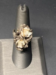 MODERNIST 925 STERLING SILVER AND CARVED CORAL ROSES TWIGGI DESIGN RING SIZE 6 - Picture 1 of 7