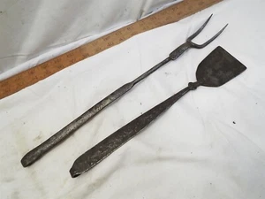 Antique Blacksmith Hand Forged Butcher's Fleshing Fork Spatula Tool Iron 2 Tine - Bild 1 von 6
