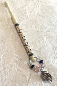Vintage painted & wire embellished bone lace bobbin & pretty spangle - Picture 1 of 1