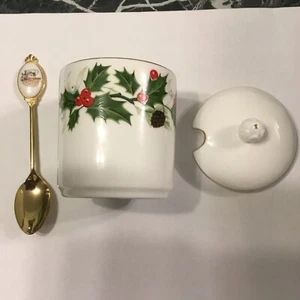 Royal Grafton Covered Sugar Bowl Bone Chine Noel Pattern  - Bild 1 von 13