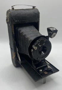 Macchina fotografica vintage pieghevole a soffietto senza marchio cattive condizioni interne possibilmente varia - Foto 1 di 11