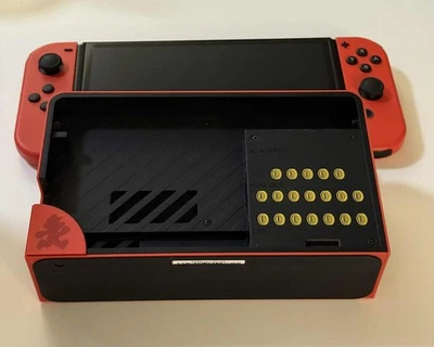 Японская модель Nintendo Switch™ — модель на органических светодиодах — красное издание Mario™ - Изображение 1 из 4