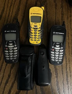 2 Vintage Black And 1 Yellow Motorola Nextel i700 Plus With 2 Cases-UNTESTED - Zdjęcie 1 z 5