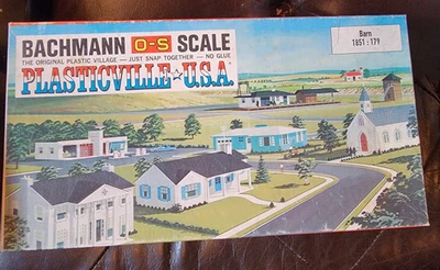 Bachmann 1851 O/S Plasticville Barn Classic Building Kit GB7 - Image 1 of 4