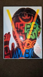 The Chanel Book by Inez & Vinoodh - Margot Robbie Cover - 2021 V Magazine - New! - Imagen 1 de 1