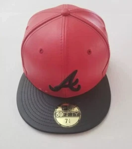Cappello Atlanta Braves New Era Edizione Speciale 59FIFTY Taglia 7 3/8 Rosso Raro Pelle - Foto 1 di 8