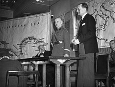 Polish Prime Minister, Wladyslaw Sikorski, speaking press Count Ed - 1940 Photo