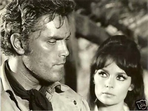 Original Press Photo Of Pascale Petit And F. HUNTER ( AQI ) - Picture 1 of 1