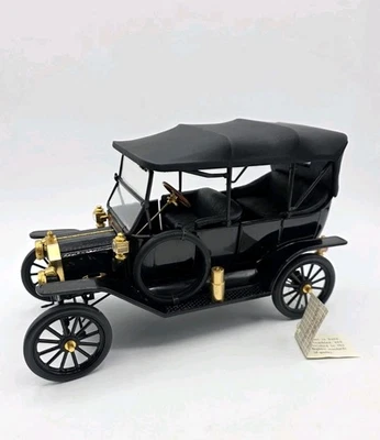 Franklin Mint 1/16 Scale B14SB49 - 1913 Ford Model T - Black With Foam  - Image 1 of 4