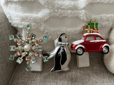 Bath Body Works Wallflower Plugin Christmas Lot Of 3 red VW Snowflake  Penguin - Image 1 of 4