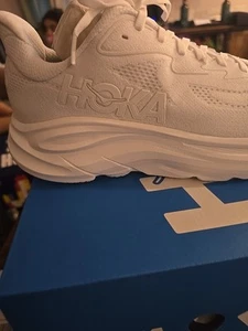 US 9.5 Hoka One One Clifton 9 Wide Wmns Running Shoes Walking Gym 1132211-WWH - Picture 1 of 5