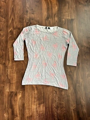 Suéter Pullover Saks Fifth Avenue Seda Cachemira Lazos Gris Rosa Talla Mediana Foto 1 de 4