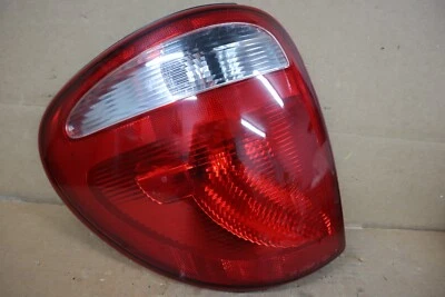 2004 2005 2006 2007 Dodge Caravan Left Driver Rear Tail Light OEM 04857955AA - Imagem 1 de 4