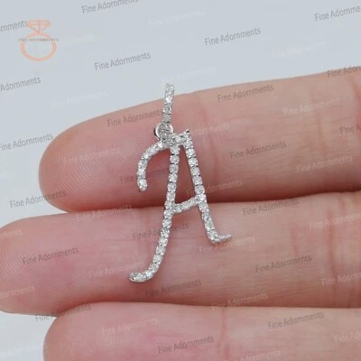 Colgante inicial de oro blanco sólido de 14k diamante genuino alfabeto un colgante joyería Foto 1 de 4