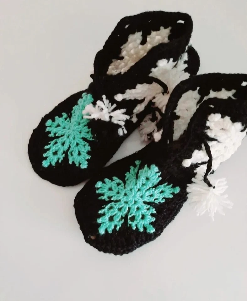 Zapatillas de punto hechas a mano Foto 1 de 1