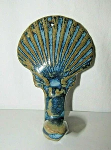 GENE GANDEE BLUE METALLIC CERAMIC SEASHELL CERAMIC WALL HOOK HANGER - Picture 1 of 5