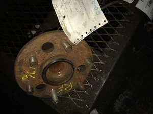 95 96 97 98 99 CHEVY 1500 PICKUP RIGHT FRONT HUB 4X4 - Picture 1 of 2