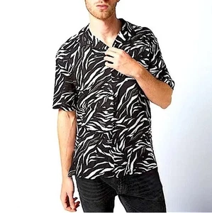 The Kooples Men’s Graphic Print Zebra Short Sleeved Crepe Button Down Shirt Sz M - Picture 1 of 14