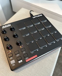 AKAI Professional MPD218 USB MIDI Controller 16 MPC Drum Pads With Cable - Picture 1 of 8