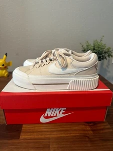 Nike Court Legacy Lift Perla Donna - Foto 1 di 6