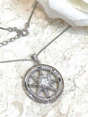 Collar colgante solitario de diamantes de 3,5 quilates de oro blanco plata de 18 k Foto 1 de 4