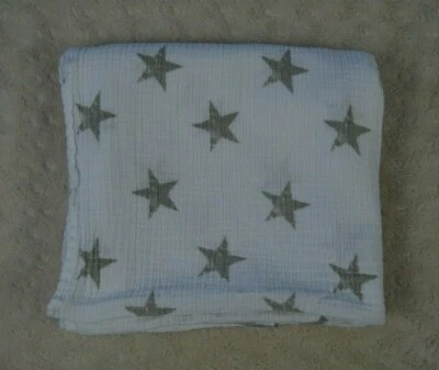 Manta Aden + Anais Gris Estrellas Bebé Blanco Muselina Algodón Lovey Grey Foto 1 de 4